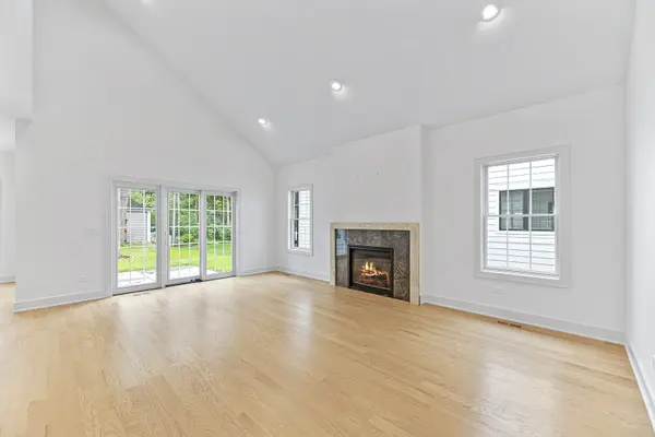1672 Huntington LN, Highland Park, IL 60035