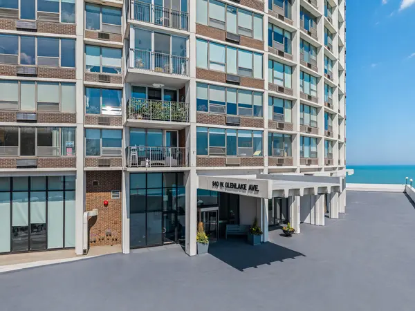 940 W Glenlake AVE #34B, Chicago, IL 60660