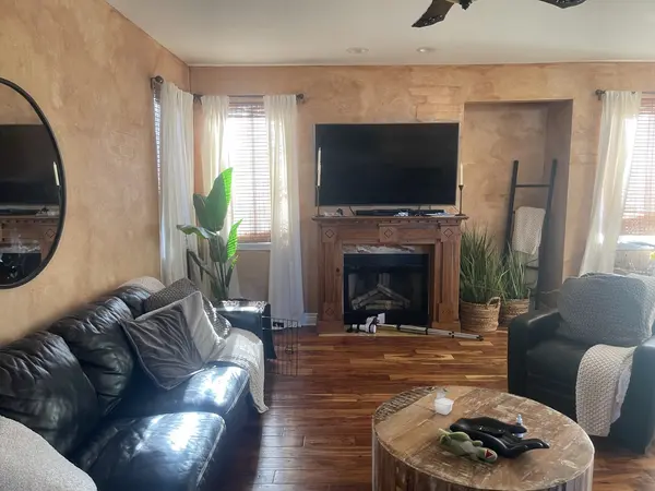 6513 Pine Hollow RD, Carpentersville, IL 60110
