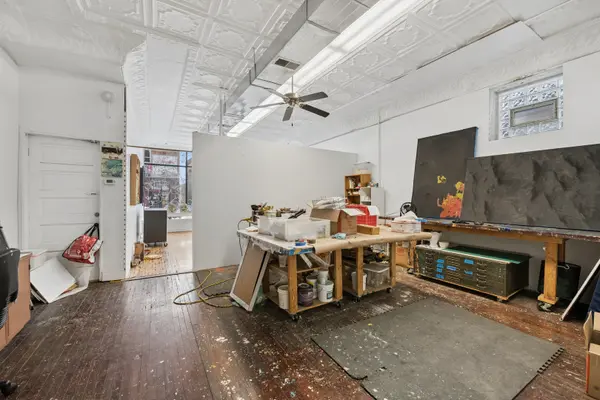 2912 N Milwaukee AVE, Chicago, IL 60618