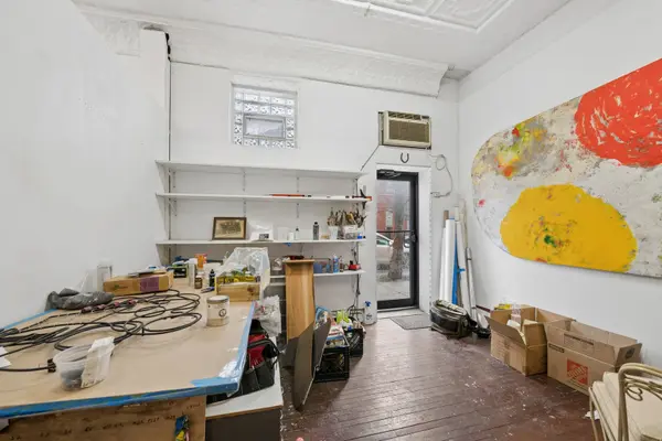 2912 N Milwaukee AVE, Chicago, IL 60618