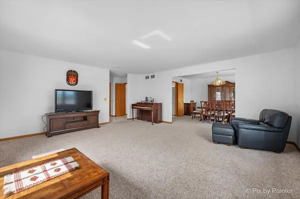 920 N Northwest HWY, Park Ridge, IL 60068