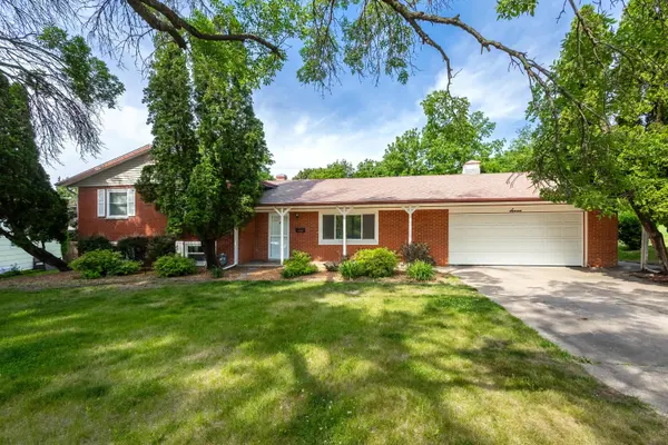 7 Archer CT, Davenport, IA 52804