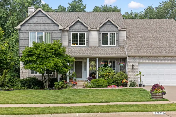 1770 PLUM TREE RD, Bettendorf, IA 52722