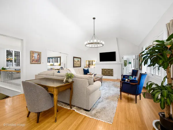 317 E Walnut ST, Hinsdale, IL 60521