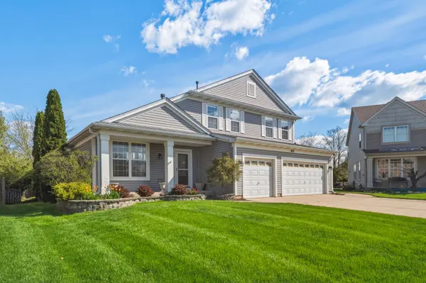654 Easton LN, Elk Grove Village, IL 60007