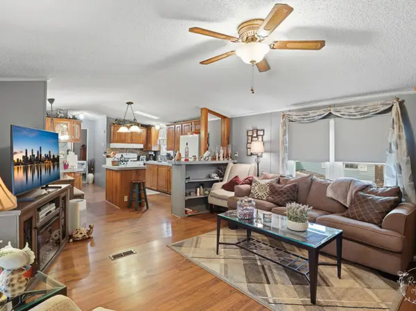 52 Partridge LN, Beecher, IL 60401