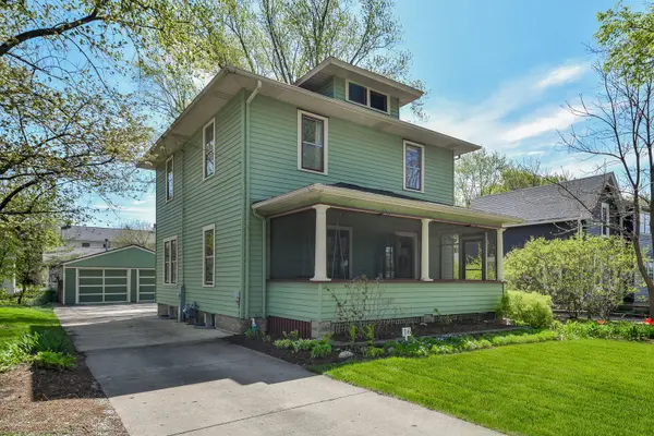 16 S Harrison ST, Batavia, IL 60510