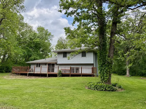 7735 N Vandenburg LN, Monroe Center, IL 61052