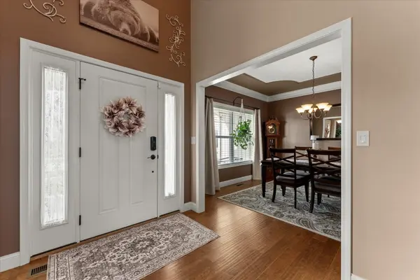 1210 Farm Lake DR, Mahomet, IL 61853