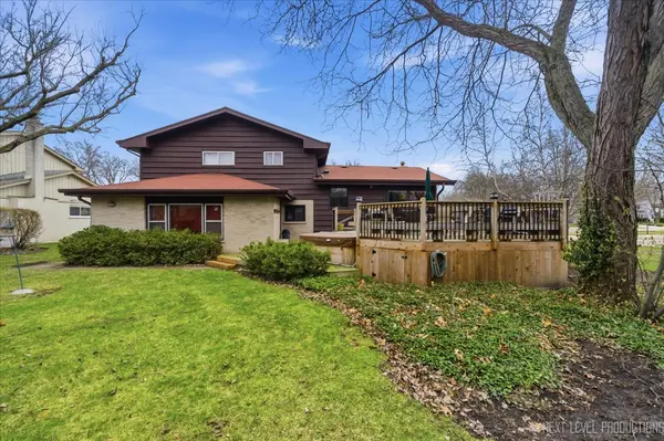 1708 Longvalley DR, Northbrook, IL 60062
