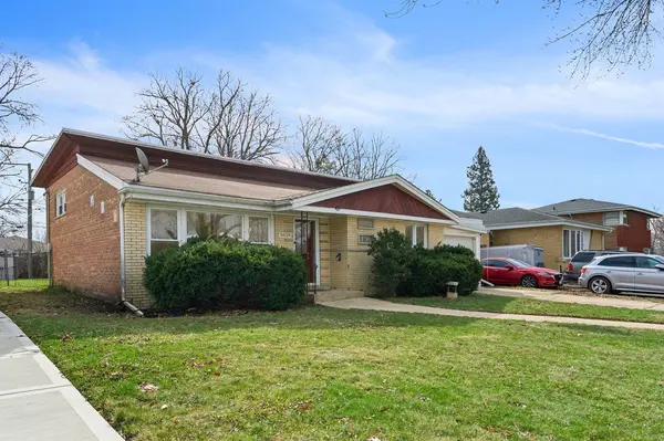 9829 S 51st AVE, Oak Lawn, IL 60453