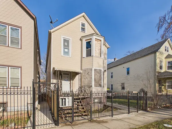 8747 S Escanaba AVE, Chicago, IL 60617