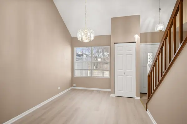 371 Le Parc CIR, Buffalo Grove, IL 60089