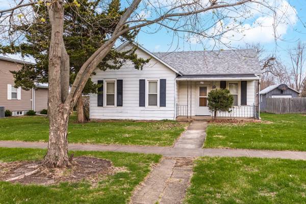 214 W Owsley ST, Chenoa, IL 61726