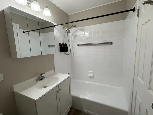 8816 N Western AVE #2F, Des Plaines, IL 60016