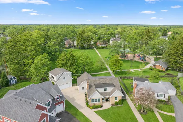 128 Parkview RD, Glenview, IL 60025