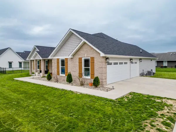 1117 Early Bird LN, Marion, IL 62959