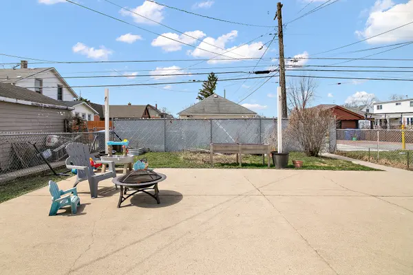 12214 Maple AVE, Blue Island, IL 60406
