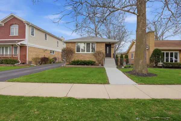 318 Hibbard RD, Wilmette, IL 60091