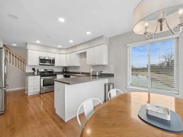 1656 Normandy Woods CT, Grayslake, IL 60030