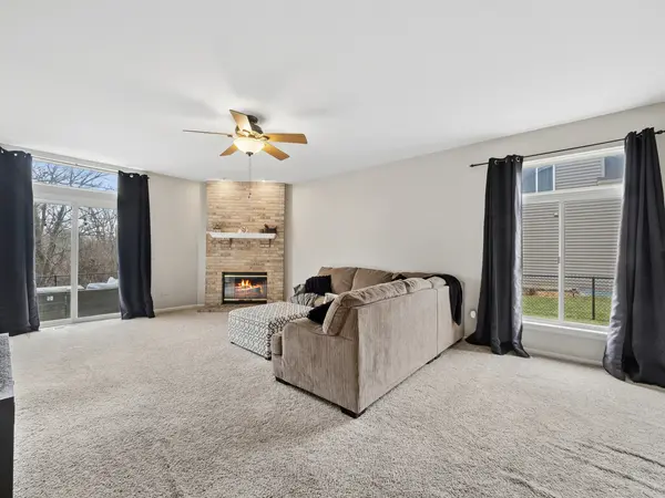 1656 Normandy Woods CT, Grayslake, IL 60030