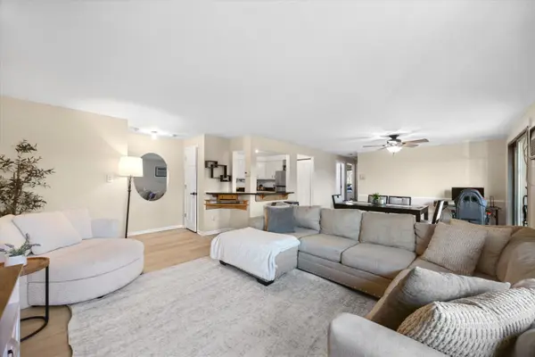 1240 S LORRAINE RD #3B, Wheaton, IL 60189