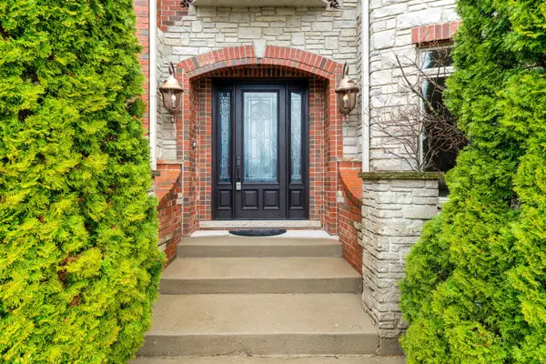 26 E Peter LN, Hawthorn Woods, IL 60047