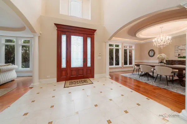 26 E Peter LN, Hawthorn Woods, IL 60047