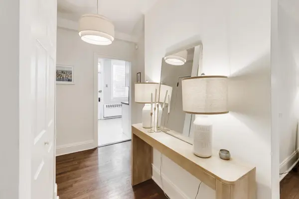 640 W Waveland AVE #2F, Chicago, IL 60613