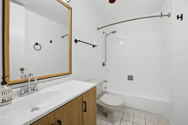 2605 S Indiana AVE #302, Chicago, IL 60616