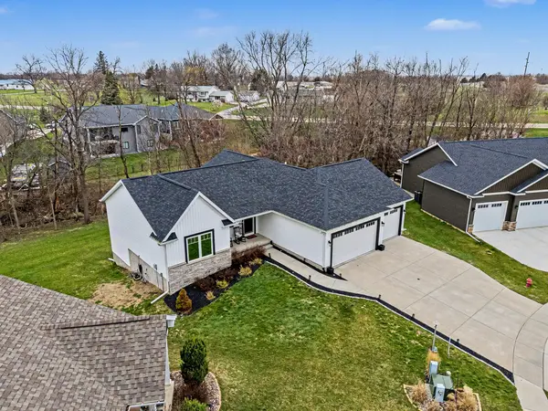 776 Bluestem CT, Blue Grass, IA 52726