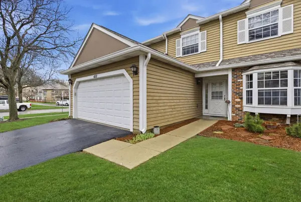 450 Ascot LN, Streamwood, IL 60107