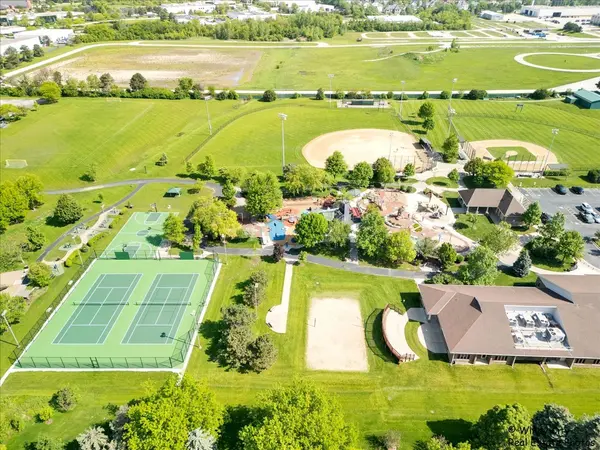 125 Chestnut Hills CIR, Burr Ridge, IL 60527