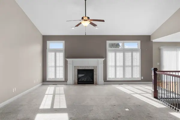 5838 Vanderginst CT, Bettendorf, IA 52722