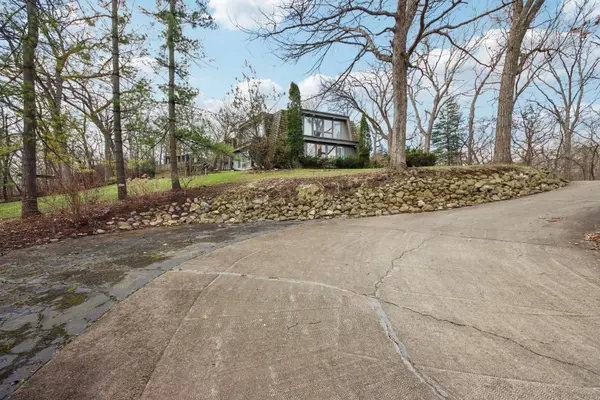 26155 W Laurel AVE, Wauconda, IL 60084