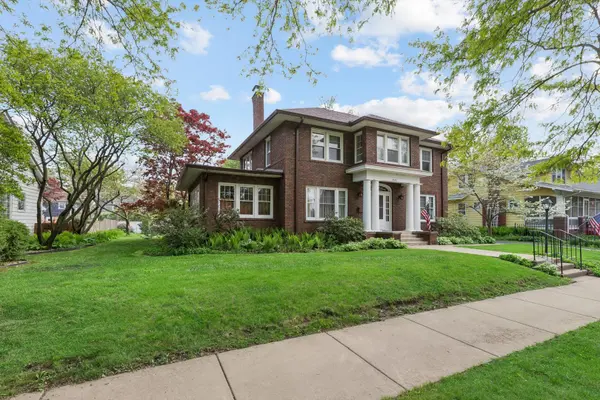 2540 19th AVE, Rock Island, IL 61201