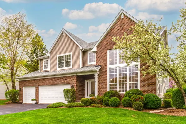 1695 Natures WAY, Lindenhurst, IL 60046