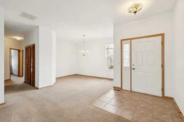 647 S Cadillac CIR, Romeoville, IL 60446