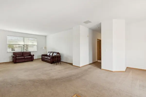647 S Cadillac CIR, Romeoville, IL 60446