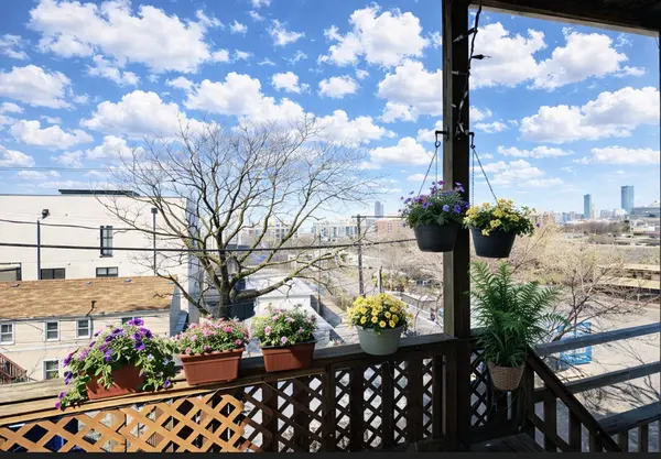 944 W 18TH ST, Chicago, IL 60608