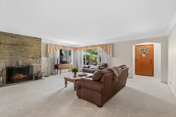 667 N Lake ST, Grayslake, IL 60030