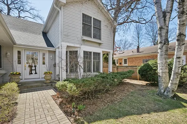 209 E Washington AVE, Lake Bluff, IL 60044