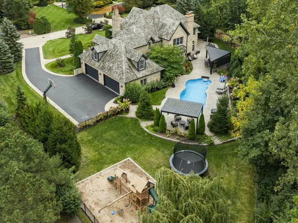 950 Gage LN, Lake Forest, IL 60045