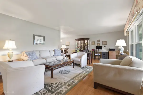 1966 Bob O Link LN, Libertyville, IL 60048