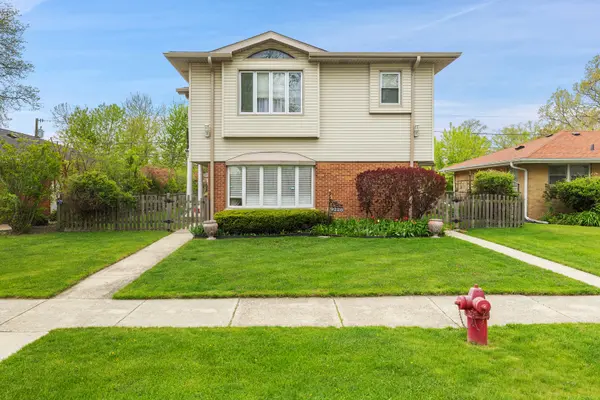 9226 Kilbourn AVE, Skokie, IL 60076
