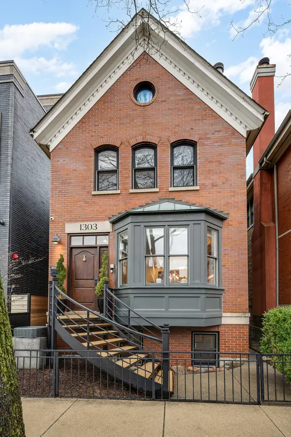 1303 W Schubert AVE, Chicago, IL 60614