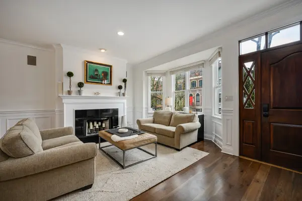 1303 W Schubert AVE, Chicago, IL 60614