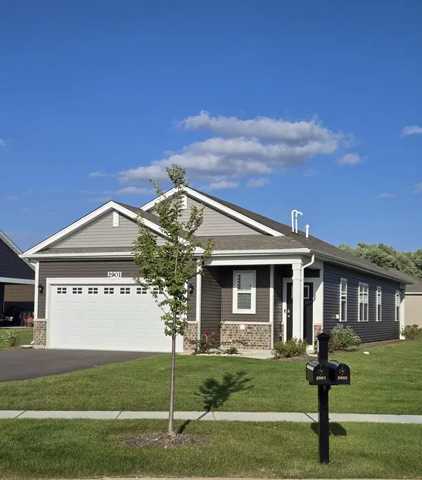2901 Harnish DR, Algonquin, IL 60102