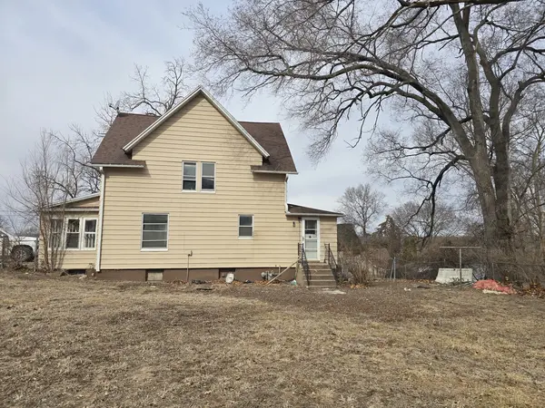 302 N Bluff ST, Albany, IL 61230